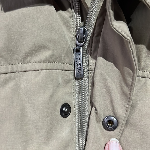 Roundtree & York Vest - Picture 3 of 8